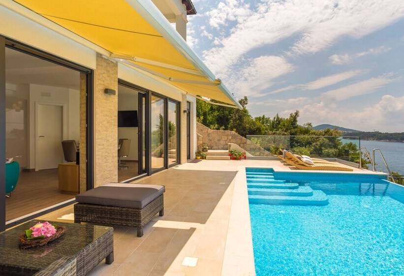 Hedera Estate, Villa Hedera Vi