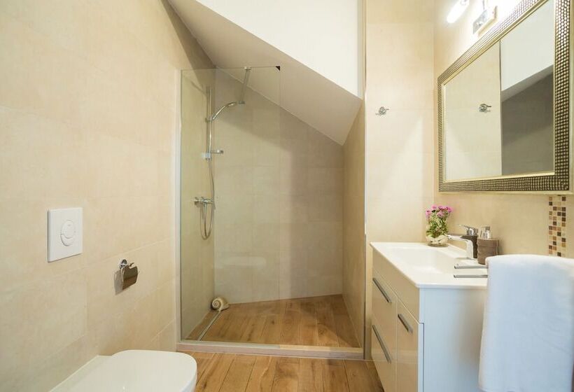 Hedera Estate, Villa Hedera Vi