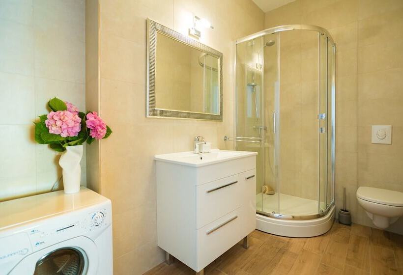 Hedera Estate, Villa Hedera Vi