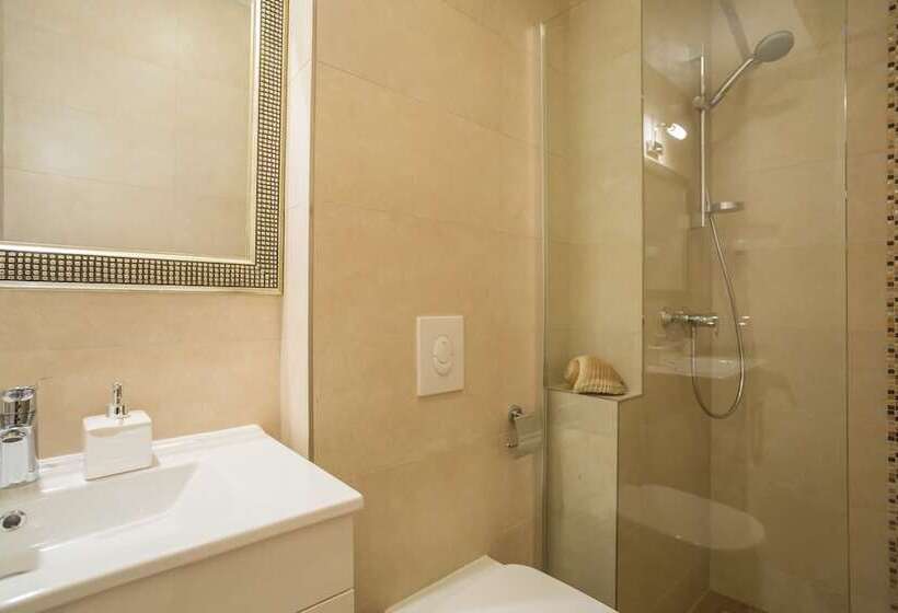 Hedera Estate, Villa Hedera Vi