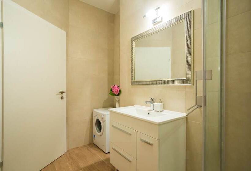 Hedera Estate, Villa Hedera Vi