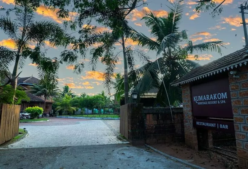 Hotelli Kumarakom Heritage