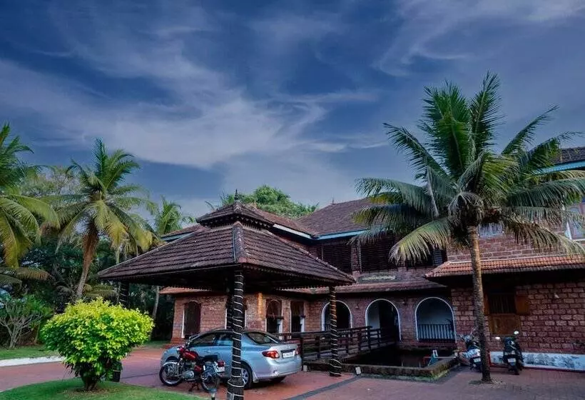 Hotelli Kumarakom Heritage