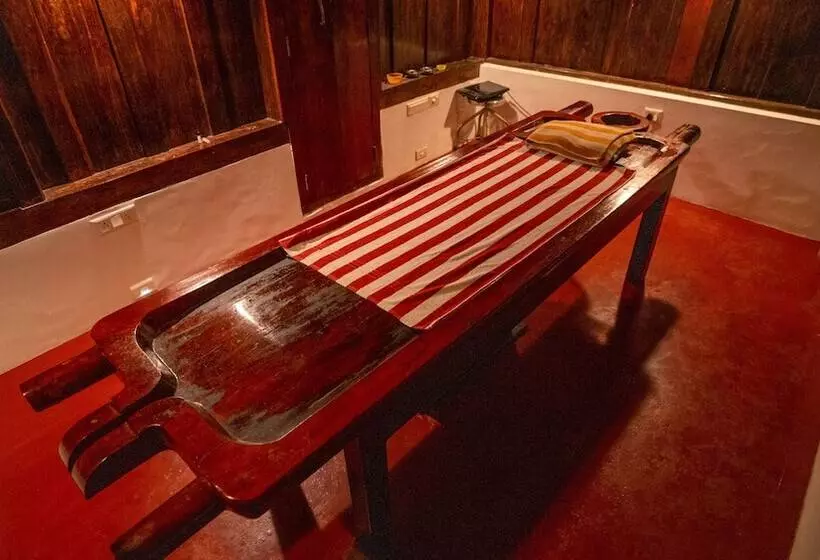 Hotelli Kumarakom Heritage