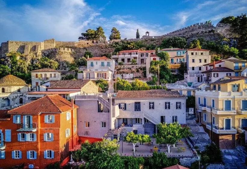 پانسیون Aethra Boutique Rooms