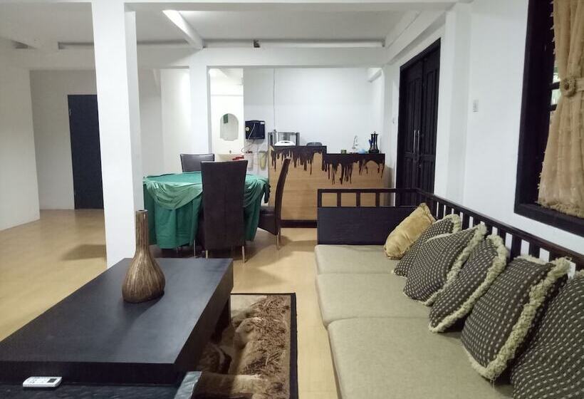 T Rooms Homestay Bandara