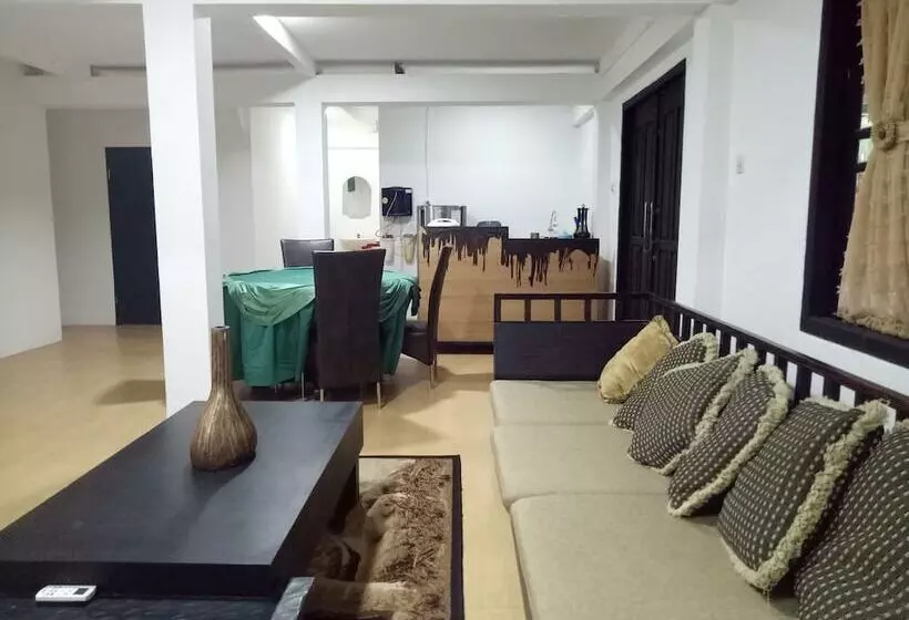 T Rooms Homestay Bandara