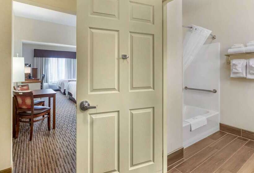 هتل Quality Inn & Suites University Fort Collins