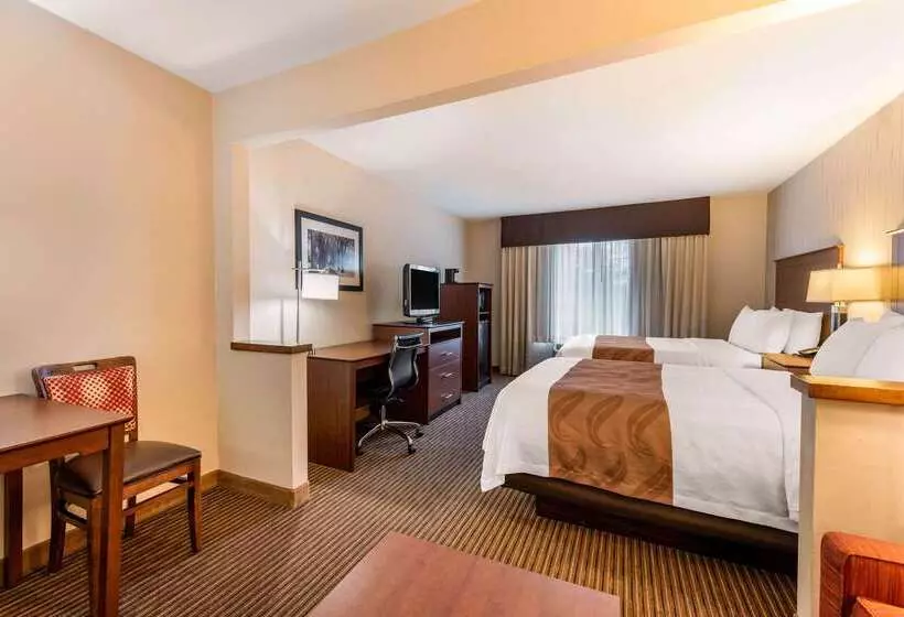 Отель Quality Inn & Suites University Fort Collins