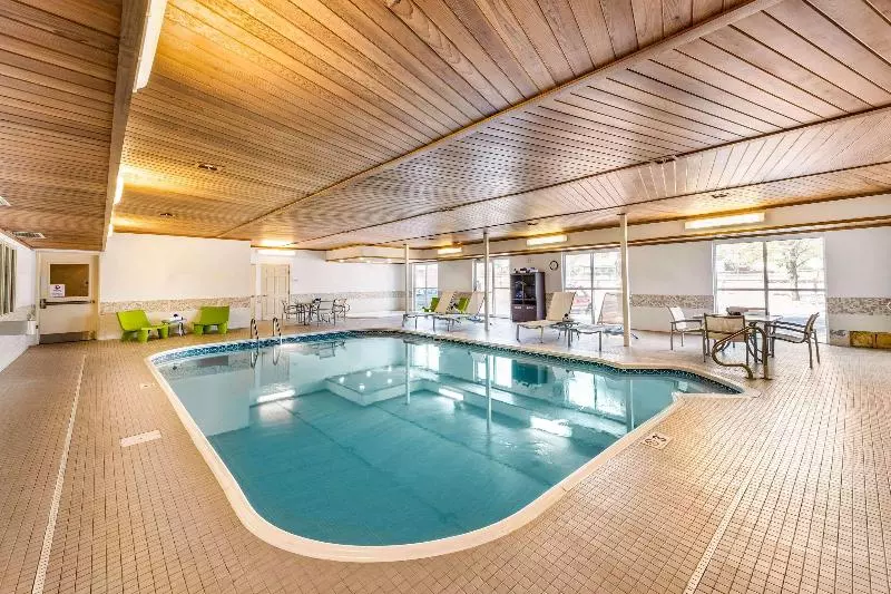 Отель Quality Inn & Suites University Fort Collins