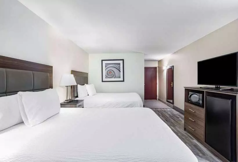 호텔 Ramada By Wyndham Hendersonville