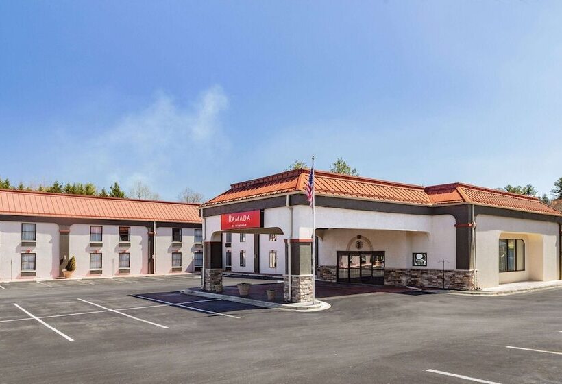 فندق Ramada By Wyndham Hendersonville