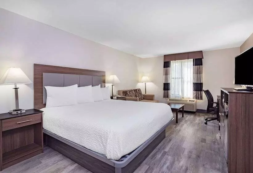 호텔 Ramada By Wyndham Hendersonville