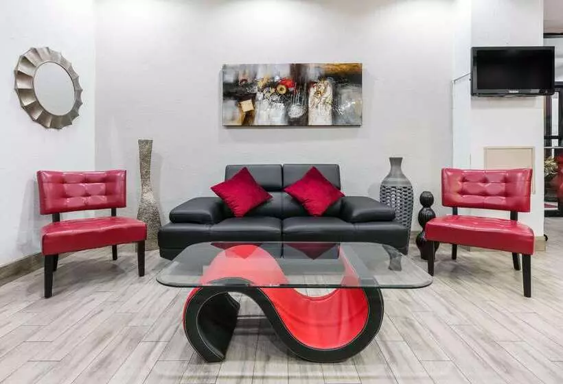 בית מלון כפרי Ramada By Wyndham Oklahoma City Airport North