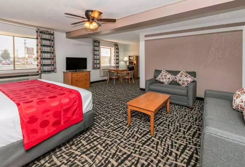 בית מלון כפרי Ramada By Wyndham Oklahoma City Airport North