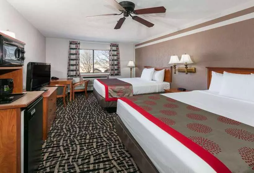 בית מלון כפרי Ramada By Wyndham Oklahoma City Airport North