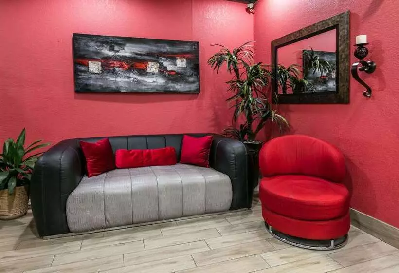 בית מלון כפרי Ramada By Wyndham Oklahoma City Airport North