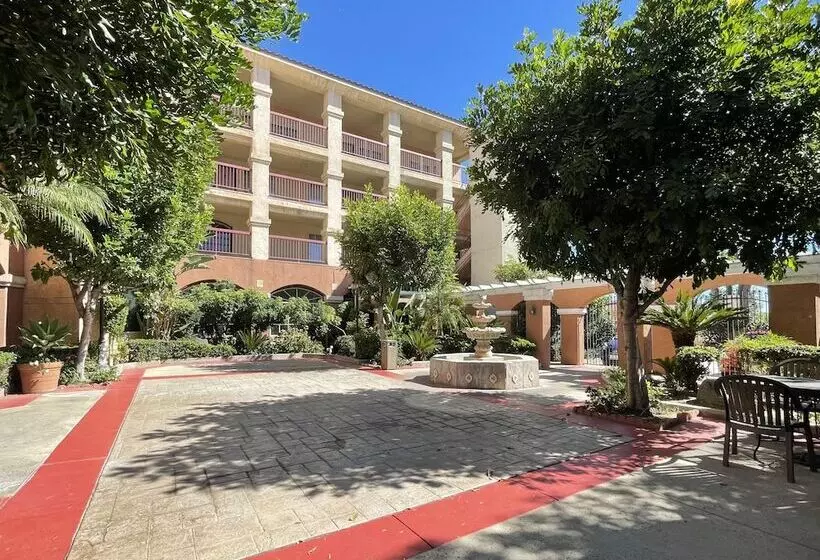 호텔 Ramada By Wyndham South El Monte