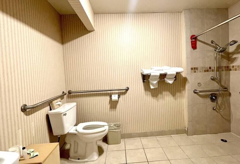 בית מלון כפרי Ramada By Wyndham South El Monte