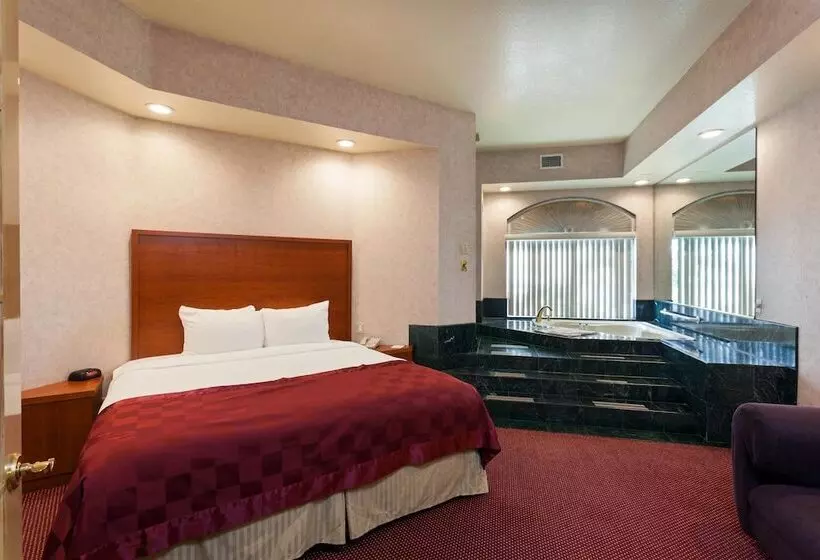 호텔 Ramada By Wyndham South El Monte