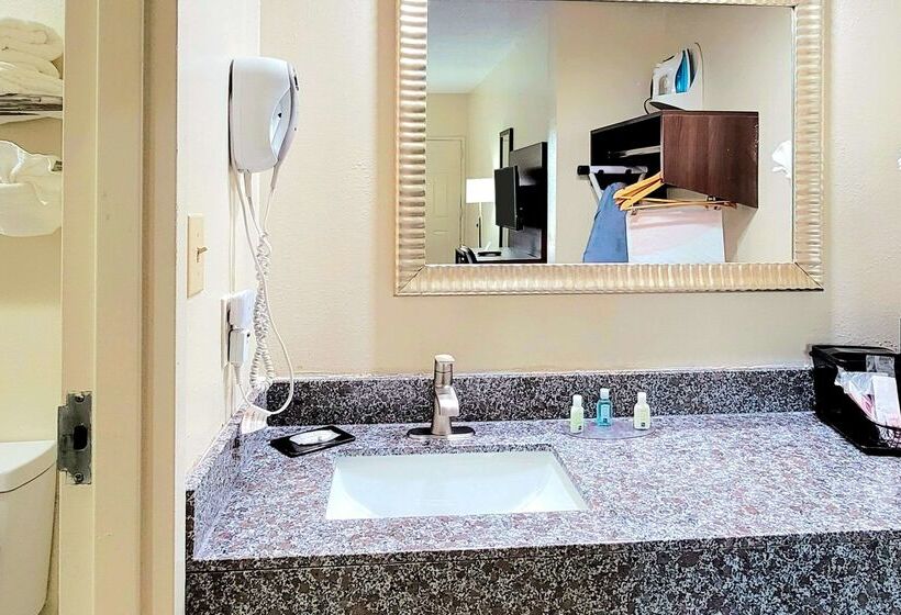 Отель Ramada Limited