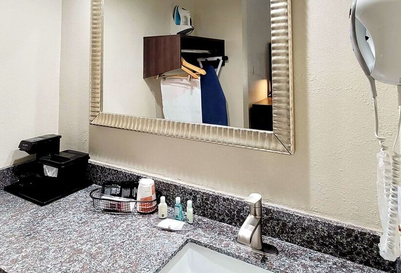 Отель Ramada Limited