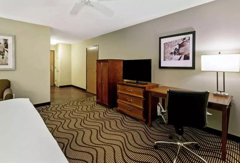 ホテル La Quinta By Wyndham Santa Rosa