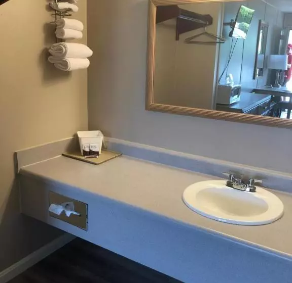 בית מלון כפרי Red Carpet Inn  Louisville