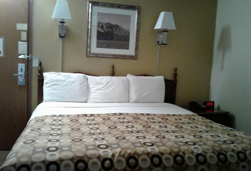 فندق Red Carpet Inn Rochester