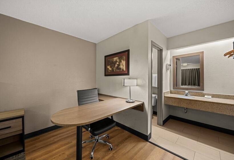 Отель Red Roof Inn Detroit  Royal Oak/ Madison Heights