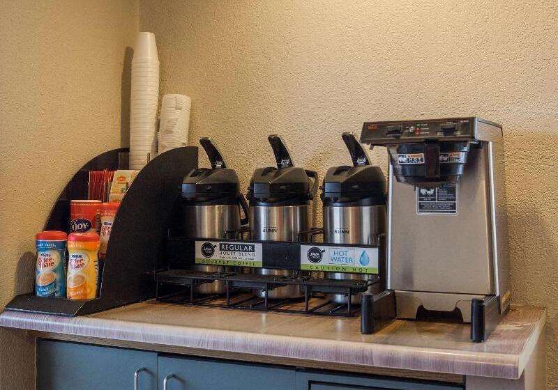 Отель Red Roof Inn Indianapolis South