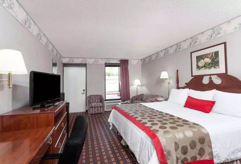 فندق Travelodge By Wyndham Clarksville