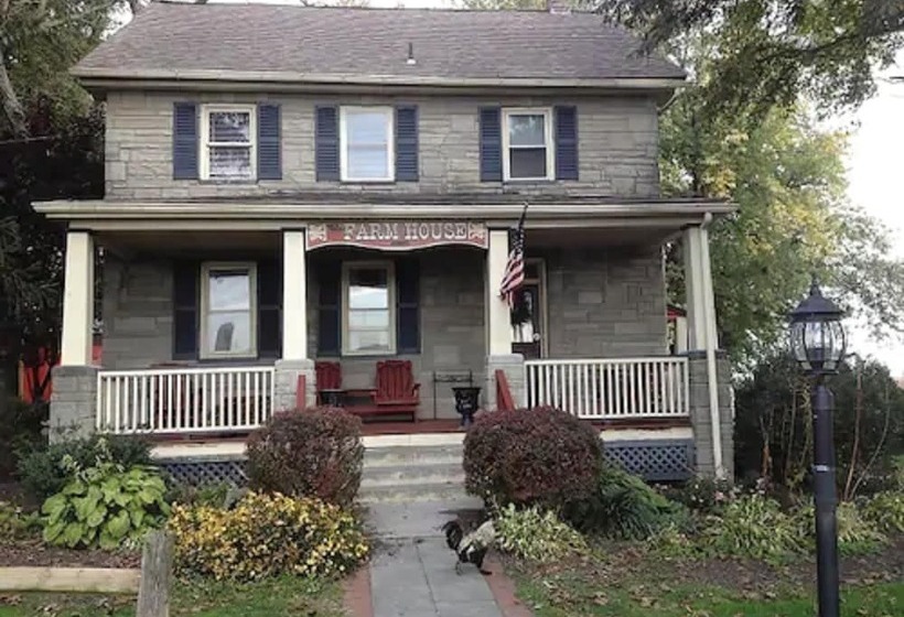 Red Caboose Motel & Restaurant