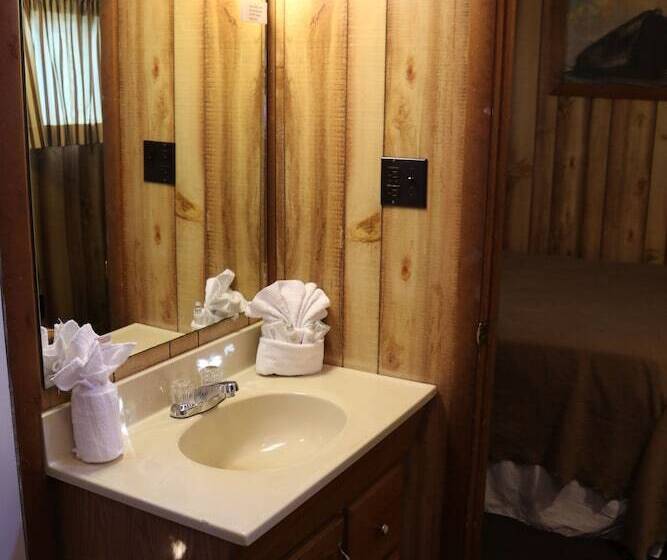 Red Caboose Motel & Restaurant