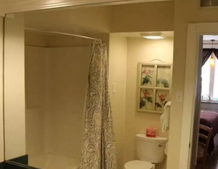 Red Caboose Motel & Restaurant