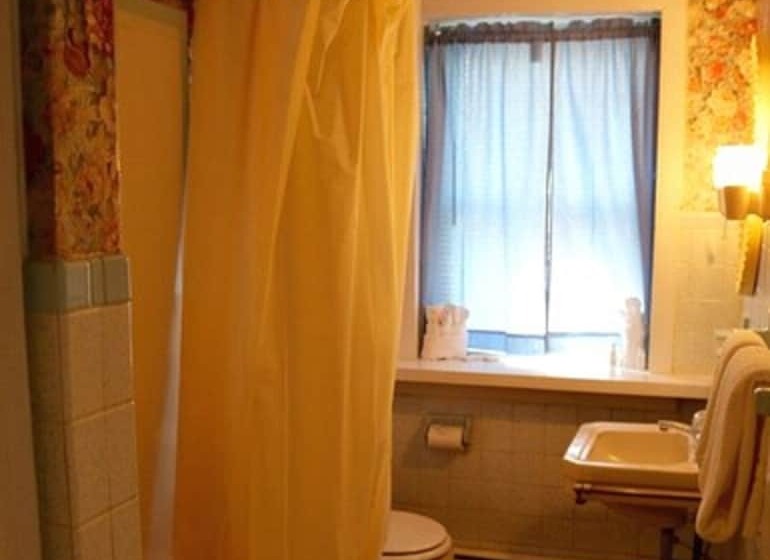 Red Caboose Motel & Restaurant