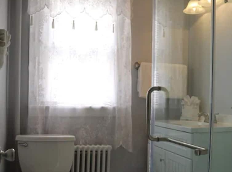 Red Caboose Motel & Restaurant