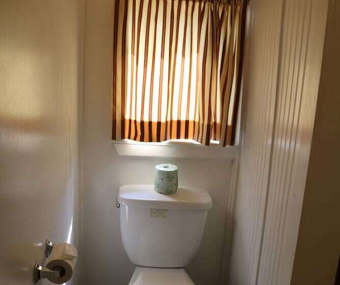 Red Caboose Motel & Restaurant