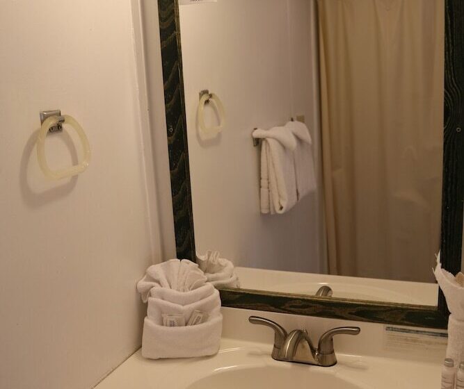 Red Caboose Motel & Restaurant