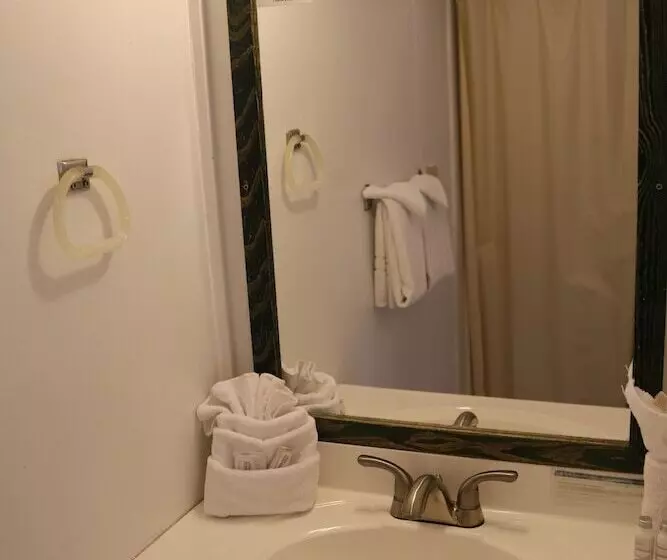 Red Caboose Motel & Restaurant