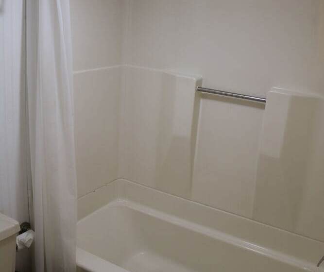 Red Caboose Motel & Restaurant