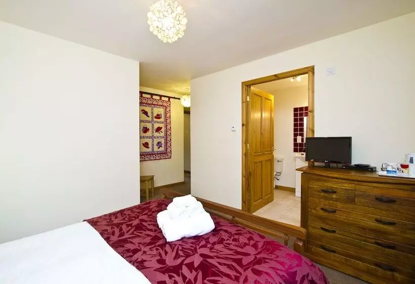 Torcastle House B&b