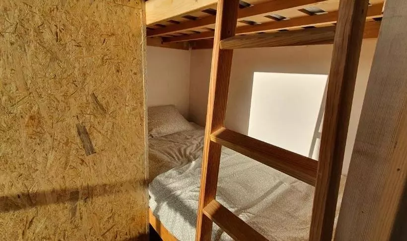 ユースホステル Adventure House Tenerife