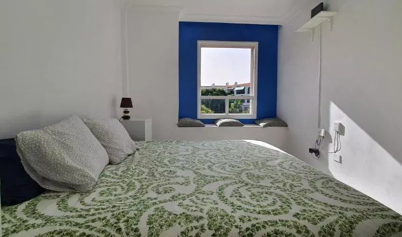 ユースホステル Adventure House Tenerife