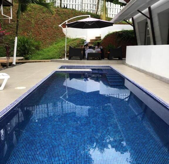 Отель Ballena Dorada Lodge