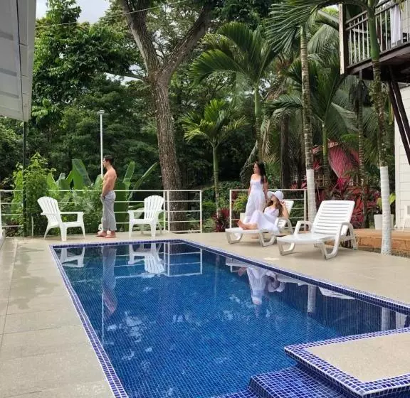 Hotelli Ballena Dorada Lodge