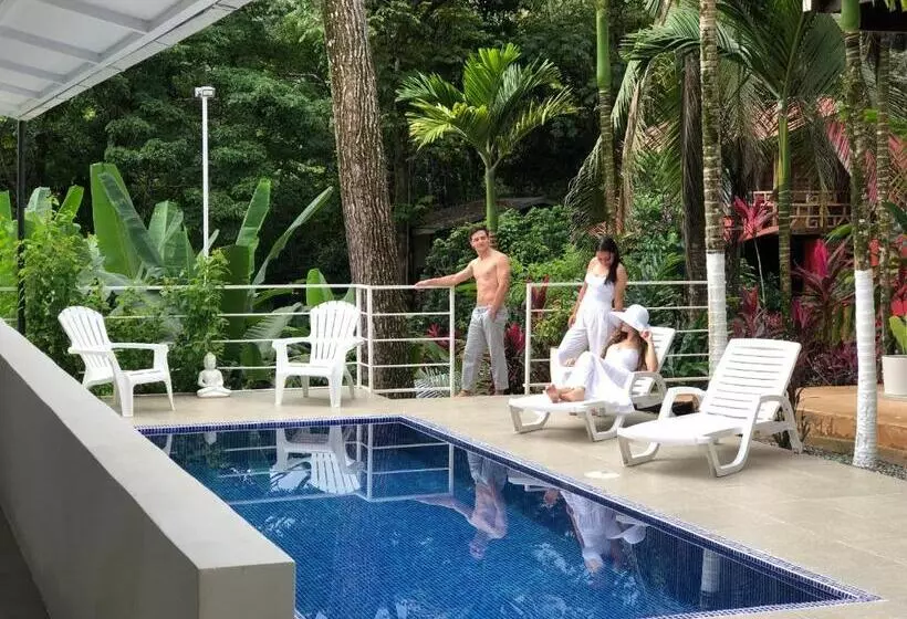 Hotelli Ballena Dorada Lodge