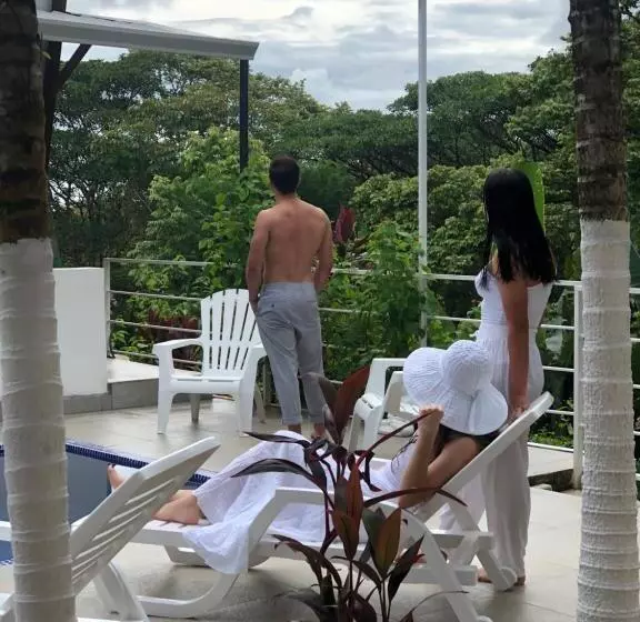 Hotelli Ballena Dorada Lodge