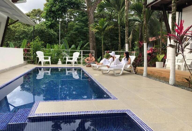 Отель Ballena Dorada Lodge