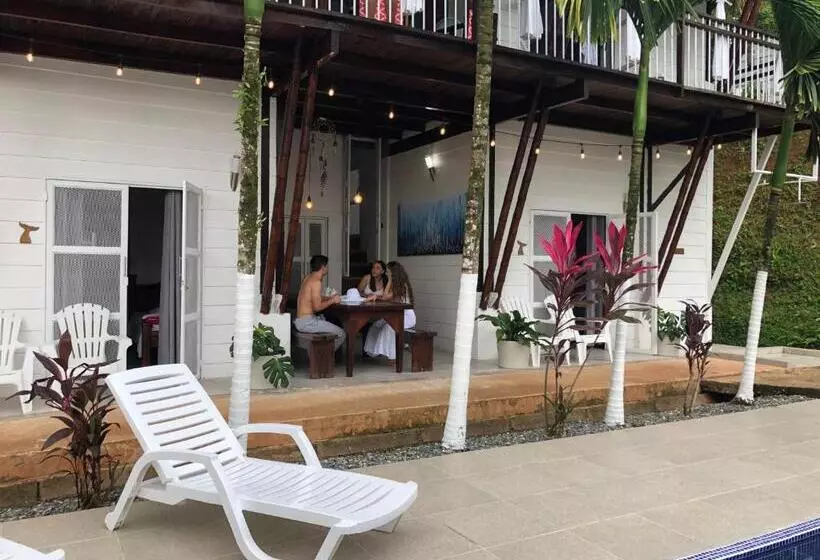 Hotelli Ballena Dorada Lodge